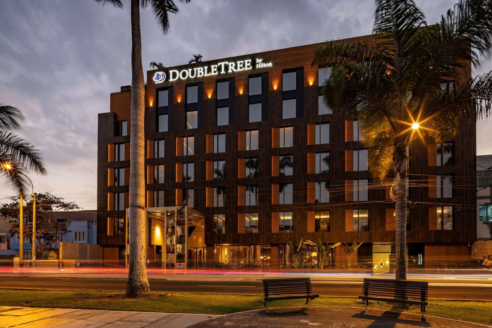 Hotel Doubletree By Hilton Lima San Isidro Esterno foto